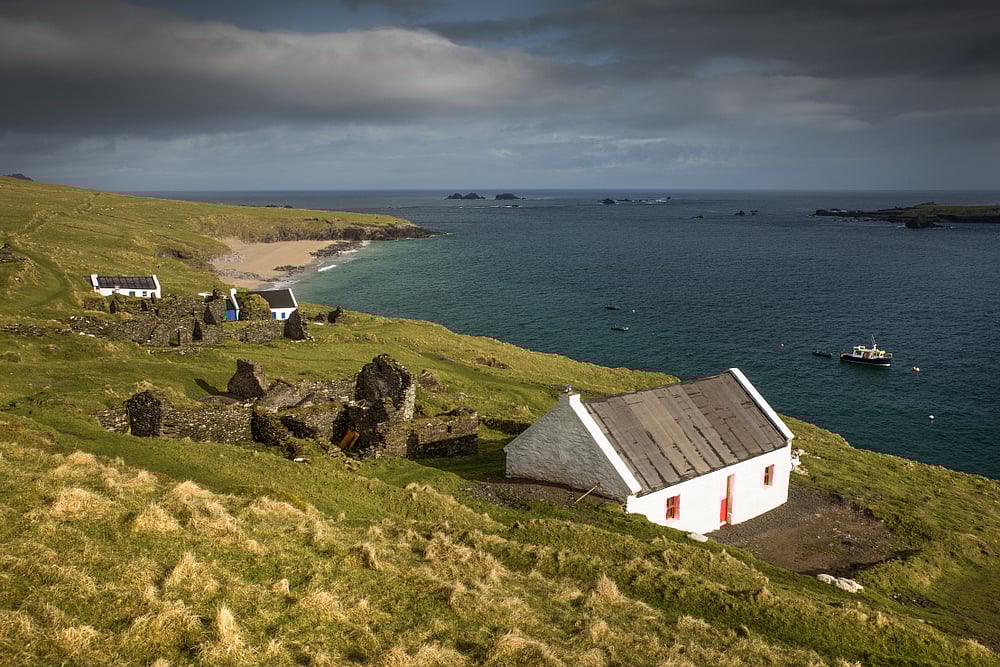 Hedvika Michnova/Shutterstock : The stunning landscape of Great Blasket Island 