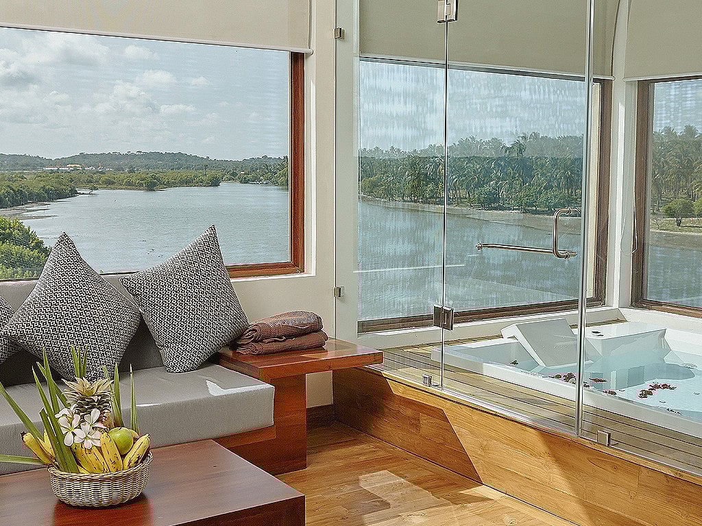 The resort has cosy and stylish rooms with balconies, jacuzzis, and minibars