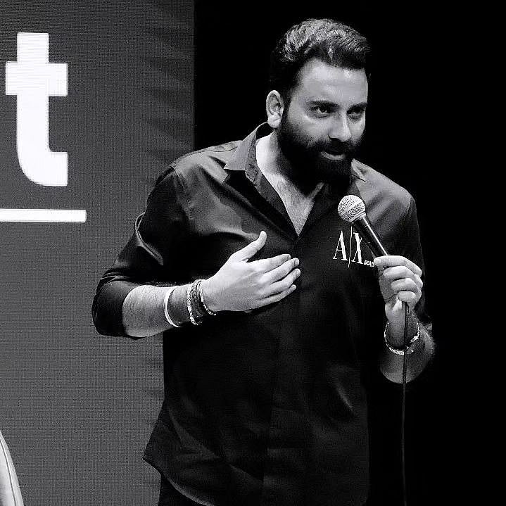 Anubhav Singh Bassi doing is routine