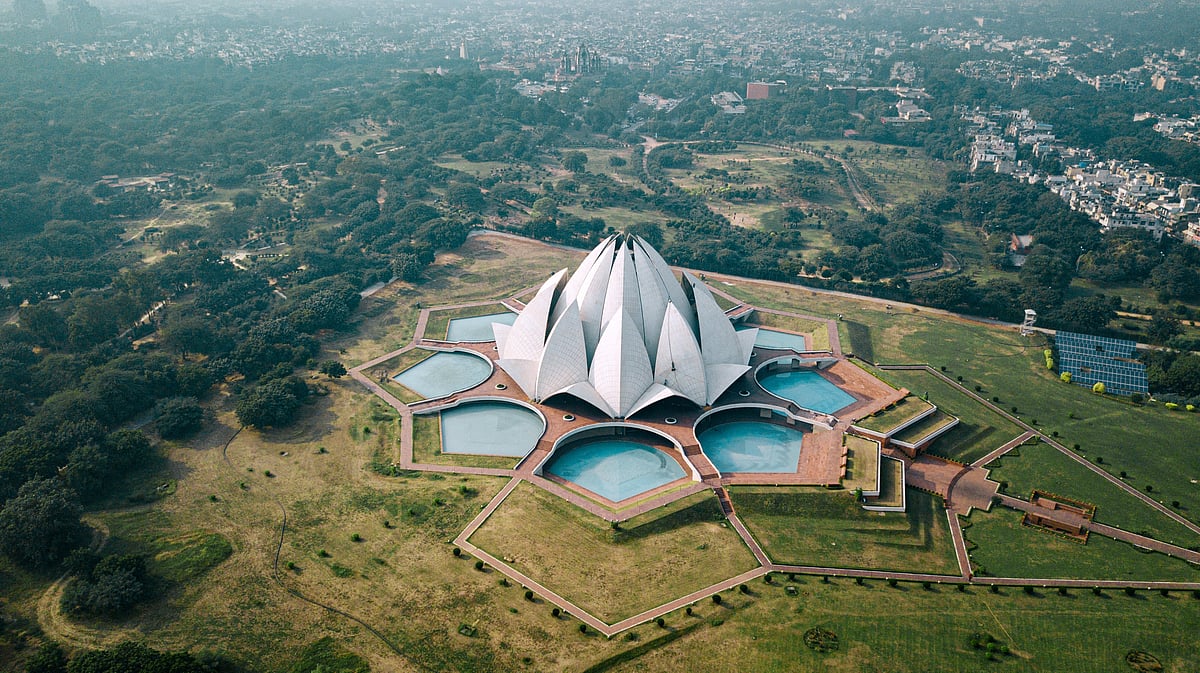 Shutterstock : Lotus Temple, Delhi