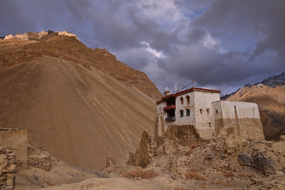 The imposing Zangla Khar Palace 