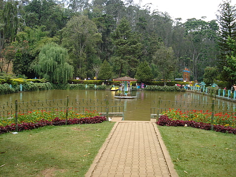 A small lake inside Sim's Park