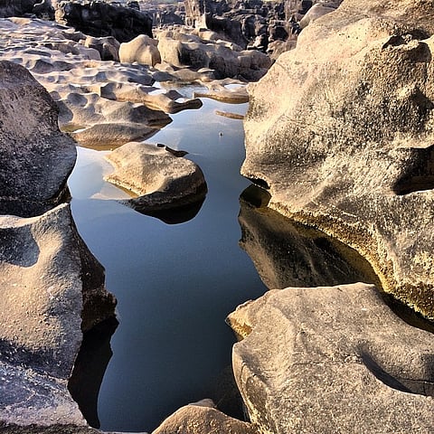 Nighoj Potholes In Maharashtra