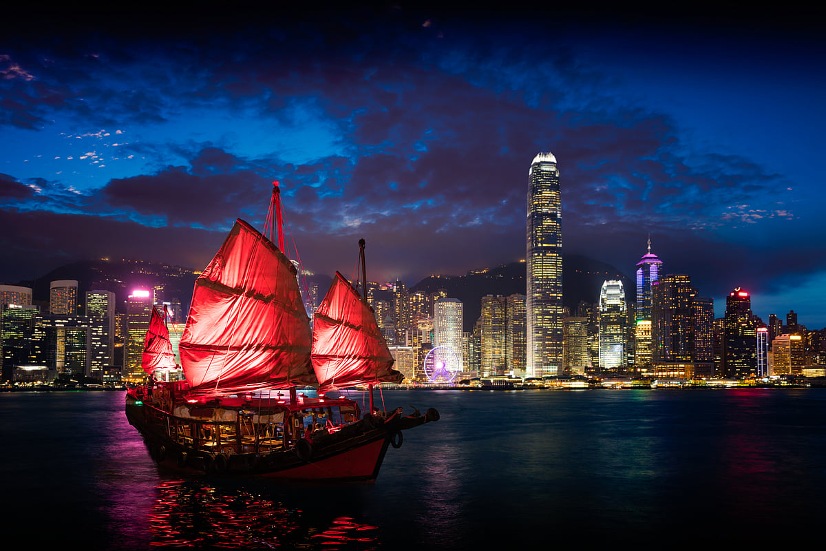 Cruise along Victoria Harbour