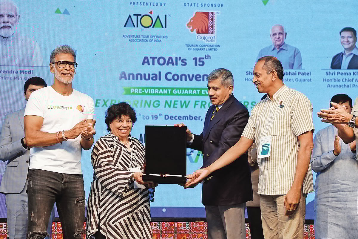 Veteran adventure tour operator, Rani Puri, being conferred the ATOAI Lifetime Achievement Award by Lt. Gen. Rakesh Kapoor, Milind Soman, and Nirat Bhatt, Honorary Treasurer, ATOAI