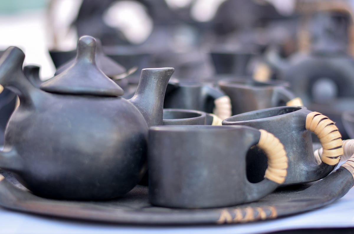 Shutterstock : Stone Pottery of Longpi is a traditional craft practiced by the Thankul Naga tribes from Manipur