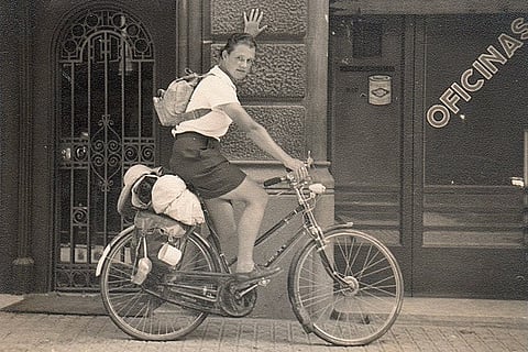 Dervla Murphy cycling in Barcelona