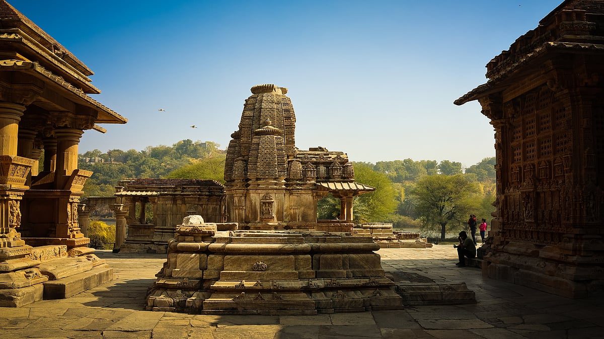 Shutterstock : Sahasra Bahu, or Sasbahu Temples Udaipur, at Nagda, Rajasthan, are a pair of late 10th-century Hindu temples dedicated to Veerabadra