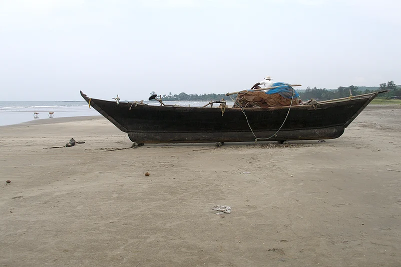 A fishing boat on Morjim beach