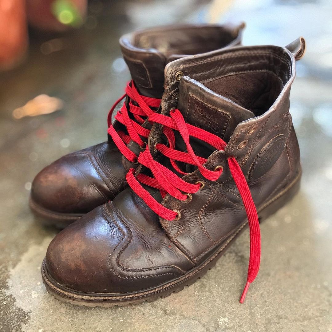 Shoes for motorcyclists