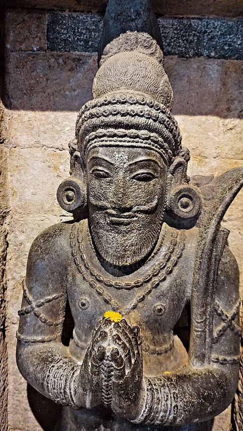 Statue of the saint Kannapa, an ardent bhakt of Lord Shiva, at Airavatesvara temple