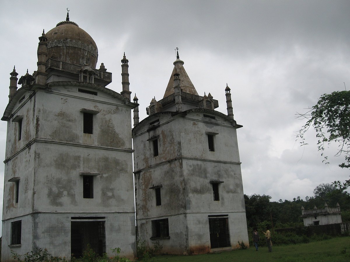 A mosque, temple & Gurudwara side by side in McCluskieganj