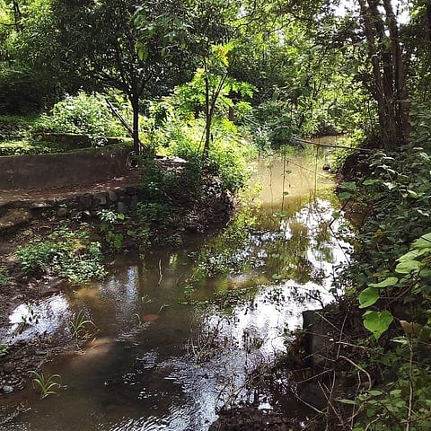 Vanvadi lies in the foothills of the Sahyadri range in the Western Ghat mountains.
