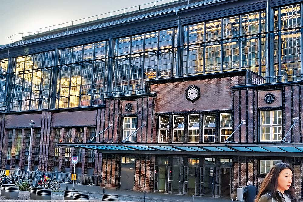 Friedrichstraße station