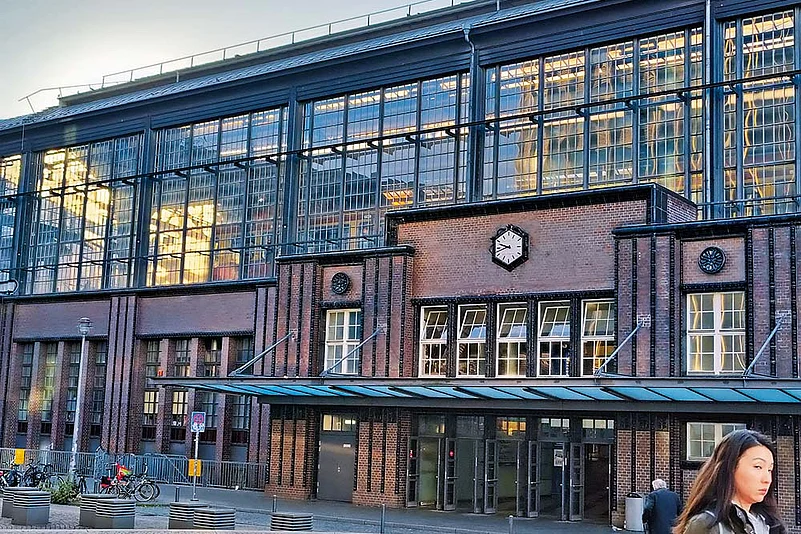 Friedrichstraße station