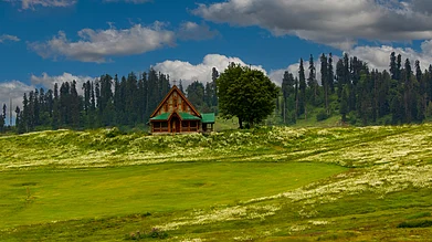 Shutterstock : Perhaps one of the most well-placed churches in the country, St. Mary’s is set right in the middle of Gulmarg’s meadows