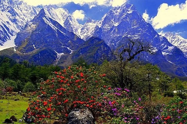 Mangan offers spectacular views of the majestic Mt Khangchendzonga