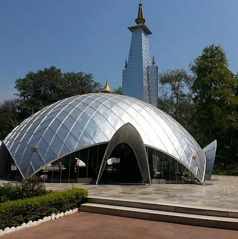 The EME Temple is the ideal place to teach a toddler about gods of all religions