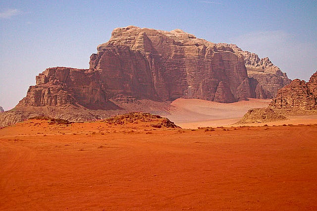 Wikimedia Commons: Daniel Case : A mountain in Wadi Rum, Jordan