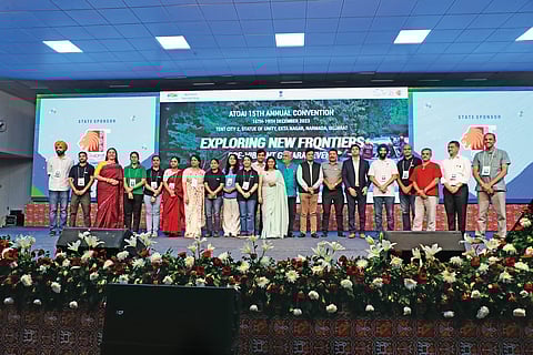 Taking a bow, the organising team with Mr Hareet Shukla, Secretary, Ministry of Tourism, Gujarat, Dr Sourabh Pardhi, Managing Director & Commissioner of Gujarat Tourism, and Capt. Swadesh Kumar, founding President, ATOAI