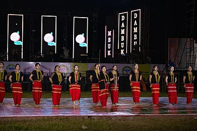 ofam_dambuk/Instagram : The festival opened with a traditional dance