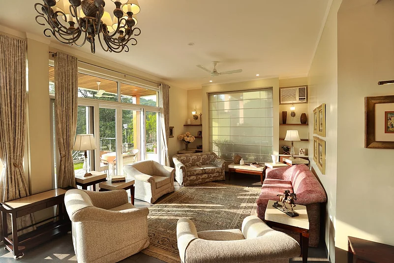 The cosy interiors of Lamrin Norwood Green in Palampur