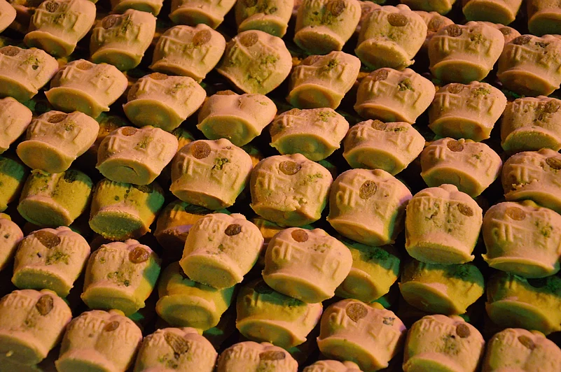 Nolen gur sandesh can be hard in texture as well