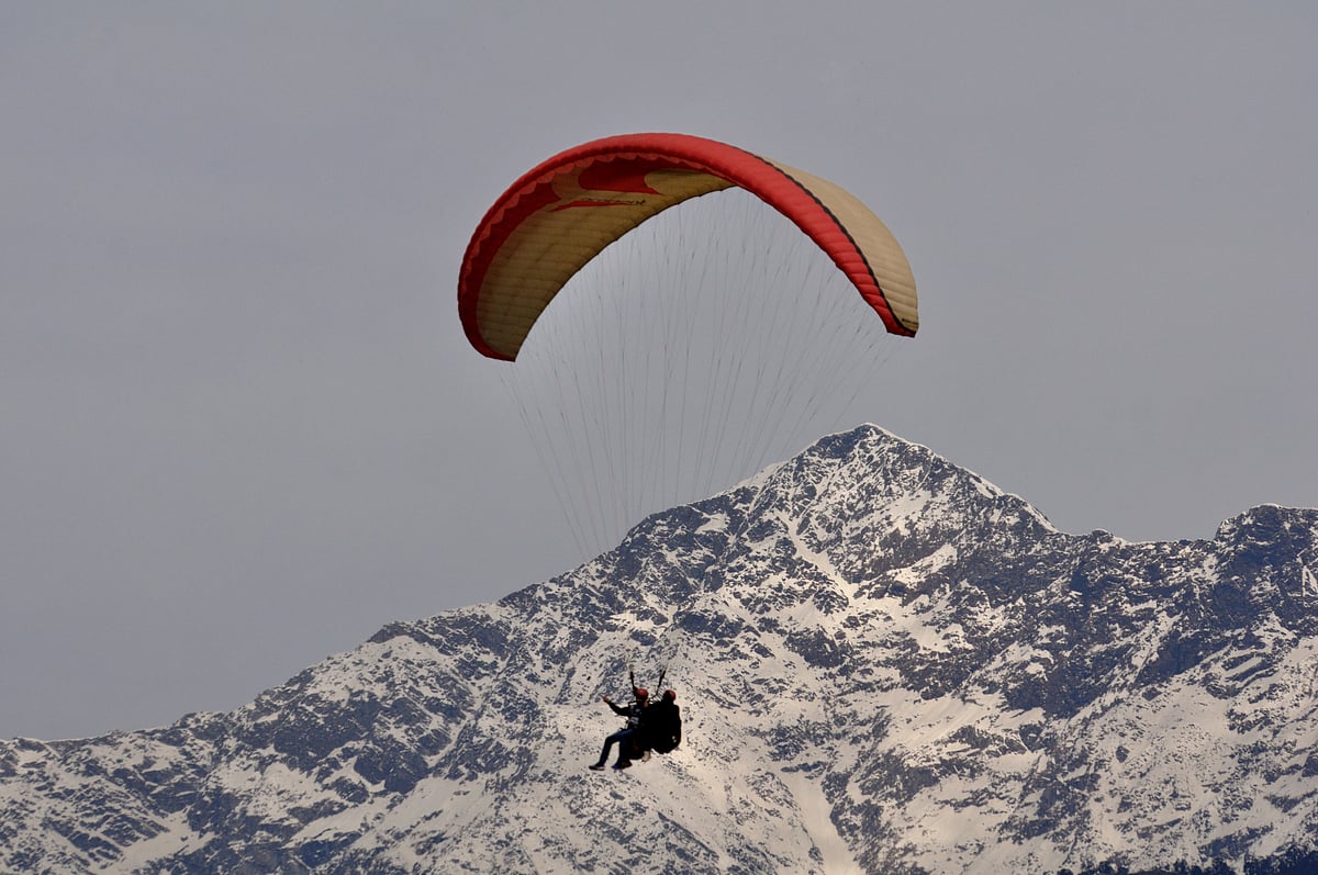 Paragliding in Bir Billing