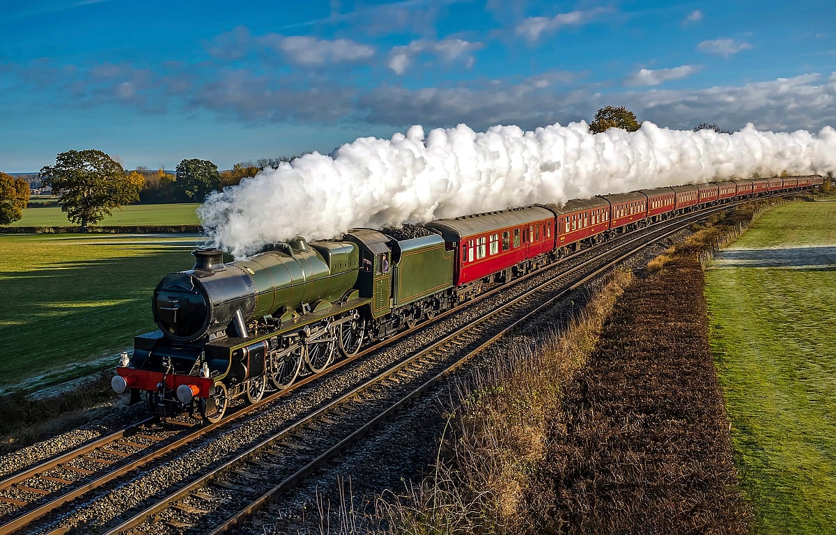 Shutterstock : Books about the transformation of the railways and the world with it