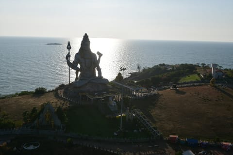 The Shiva statue with Arabian sea in the background