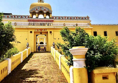 TripSavvy : The Dhenkanal Palace, situated on the slopes of the Garhjat Hills