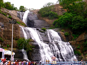 tamilnadutourism.com/website : Courtallam Falls in Tamil Nadu
