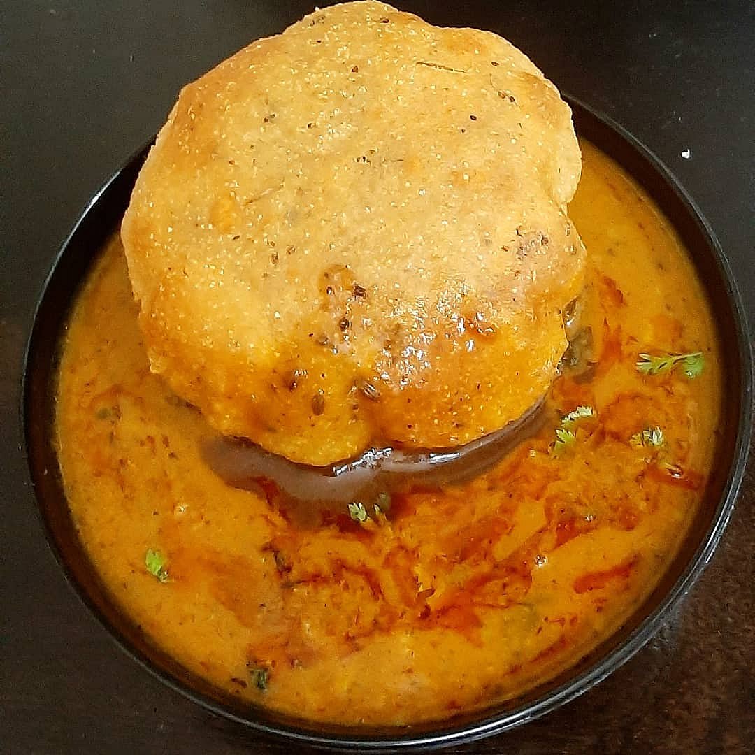 Bedami poori and urad dal