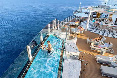 Vibe Beach Club, Norwegian Prima