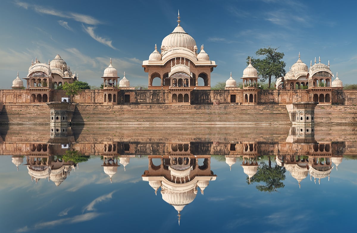 Shutterstock : Kusum Sarovar,Vrindavan