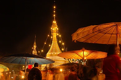 Wisit Wangkanon on Shutterstock.com : Night market at Mae Hong Son