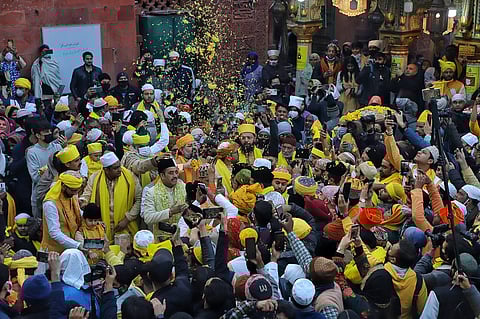 The celebrations of Basant Panchami and the shades of yellow at Nizamuddin Dargah