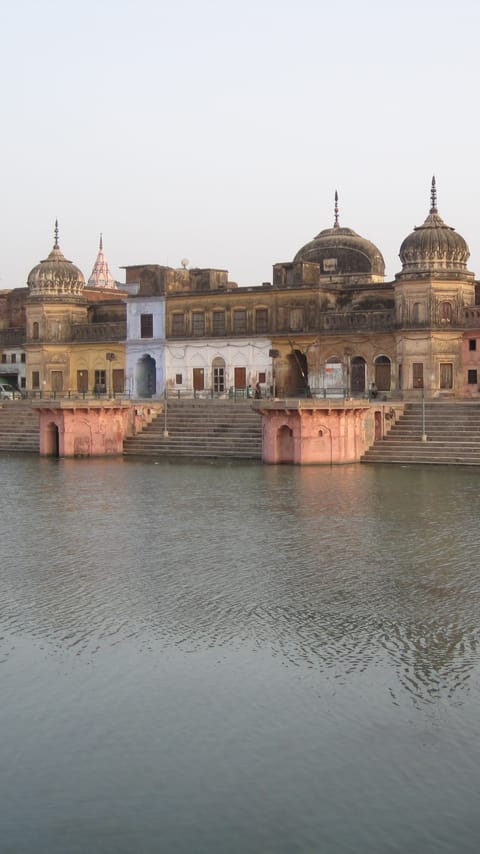 The ghats at Ram ki Paidi