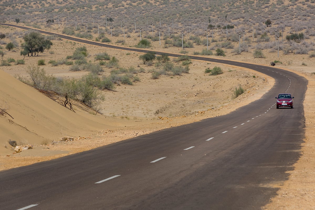 The road to Jaisalmer