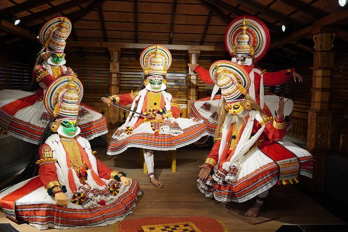 Shutterstock : Kathakali performers