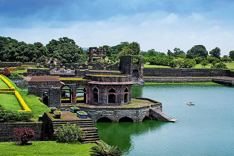 Jahaz Mahal mesmerises visitors with its unique shape - Photo: Getty Images