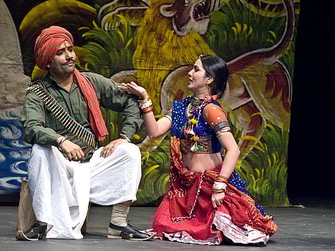 Nautanki performances feature lively narratives, often revolving around romance, adventure, and folklore