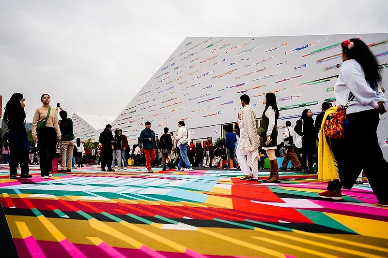 Siddharth Gohil aka Khatra, is the visionary behind the 100-meter-long carpet leading you onto the India Art Fair Grounds