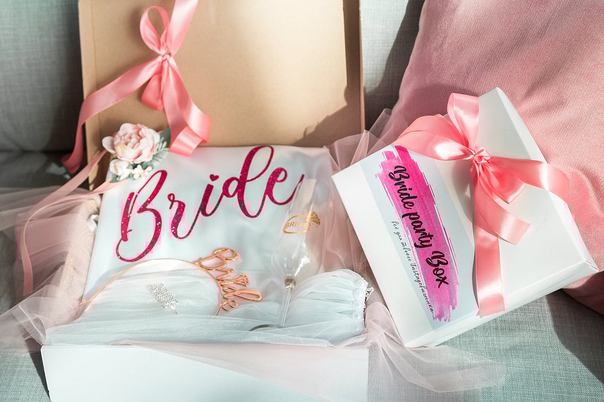 Consider packing a sentimental gift for the bride, and you will be the best bridesmaid at the wedding