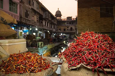 Shutterstock : Gadodia Market on Khari Baoli
