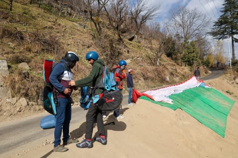 A know-it-all attitude, and pressure to capture Instagram-worthy videos can compromise safety while paragliding