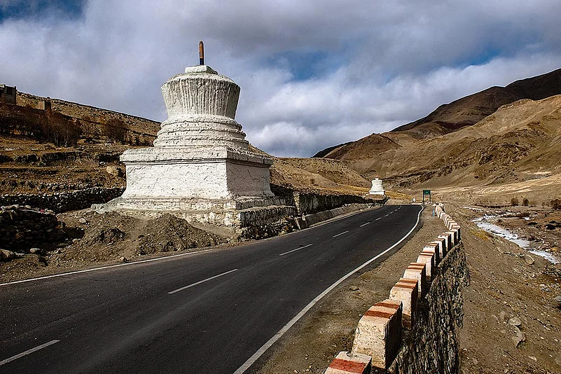 Buddhist stupas on the outskirts of Leh en route Ulley