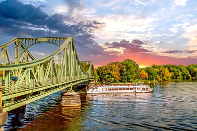 Shutterstock : A view of the Glienicke Bridge