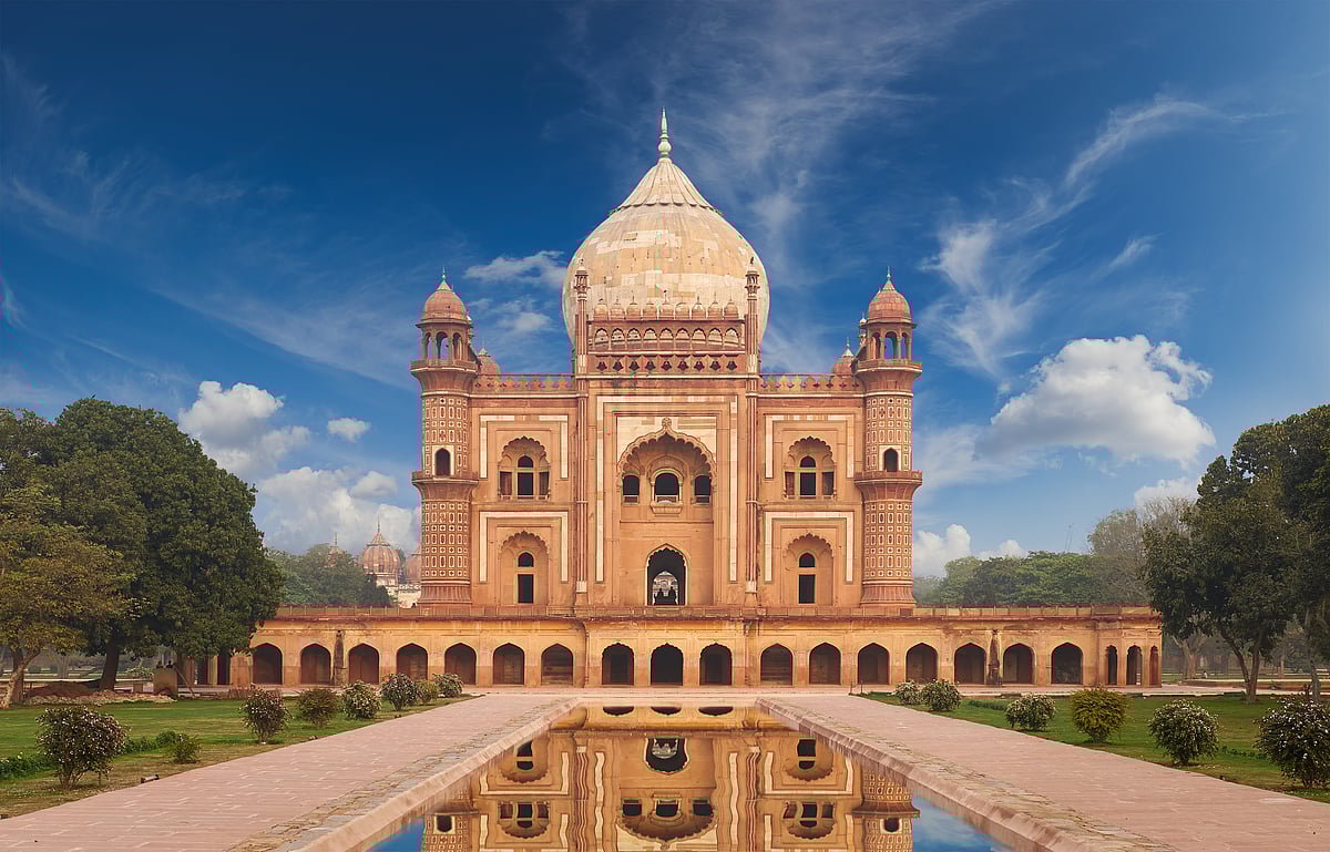 Shutterstock : Safdarjung Tomb, Delhi
