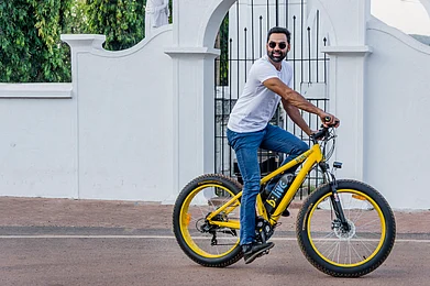 Flickr: Blive E-bike : Abhay Deol on a Blive electric cycle
